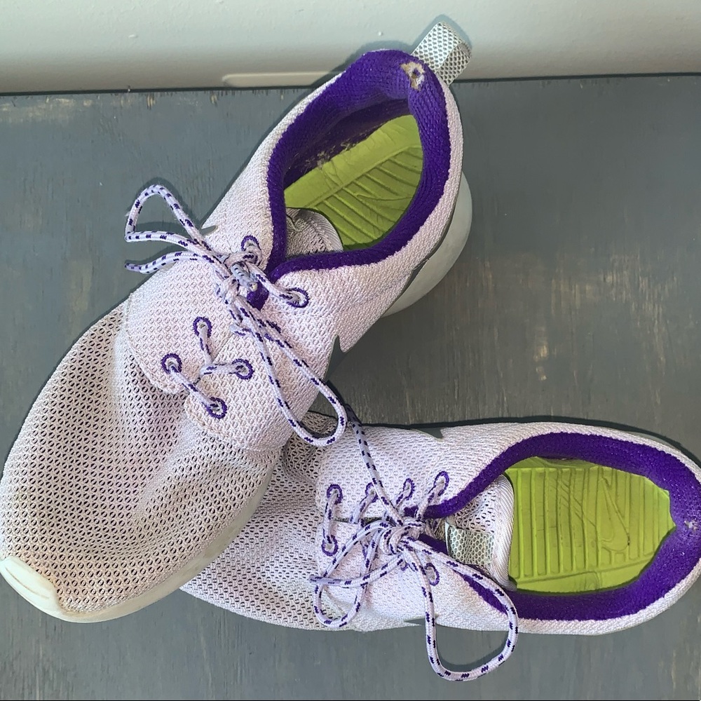 Custom-Colored Nike Free Runs - Light Purple - Picture 2 of 4